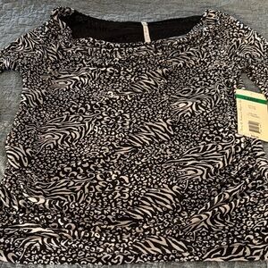 Leo & Nicole black & white top - L, NWT